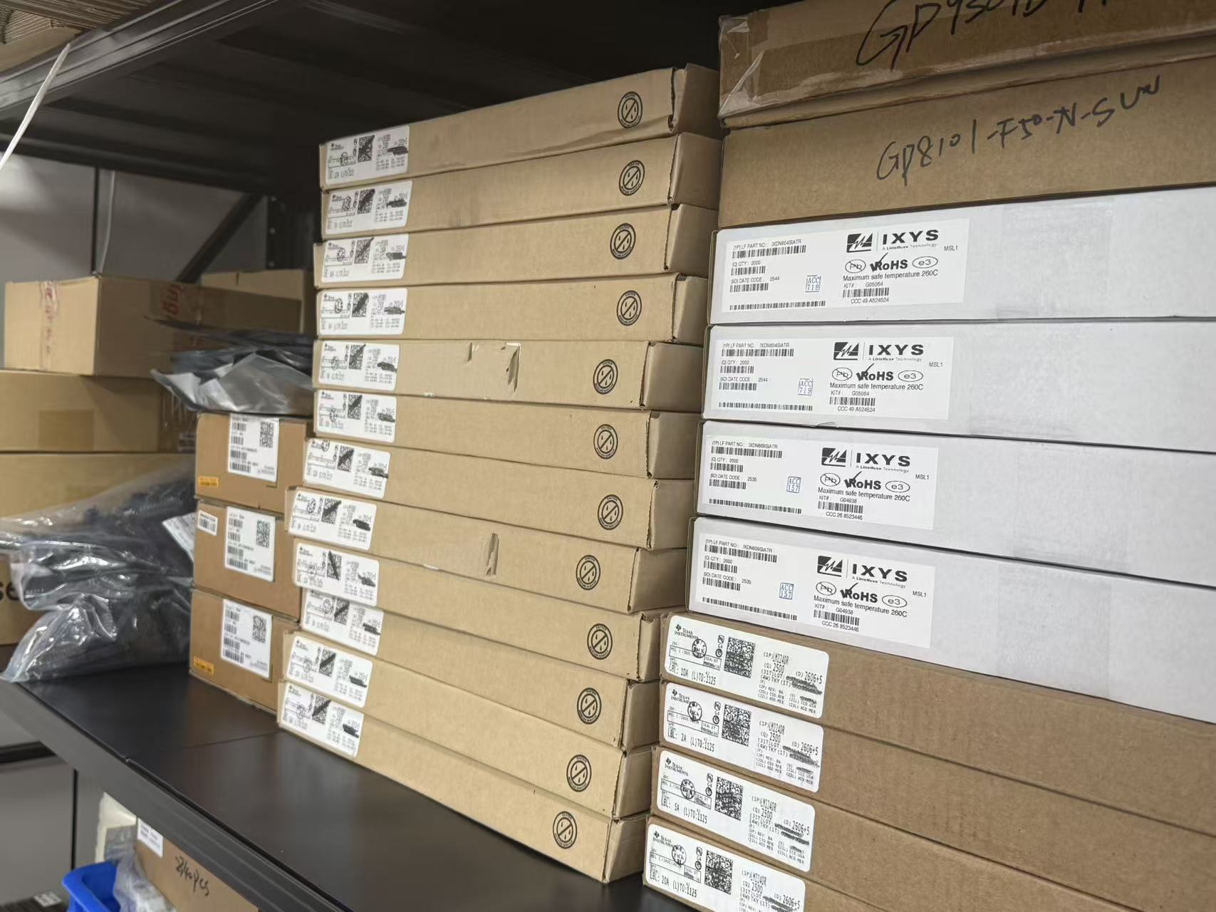 PCBA加工元器件和基材的选择